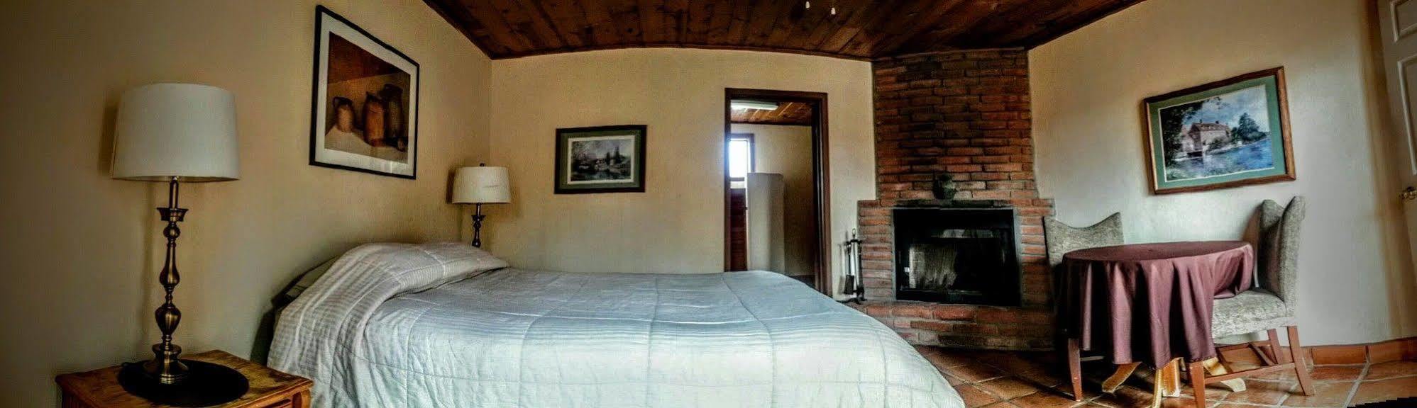 Old Mill Hotel San Quintin 外观 照片