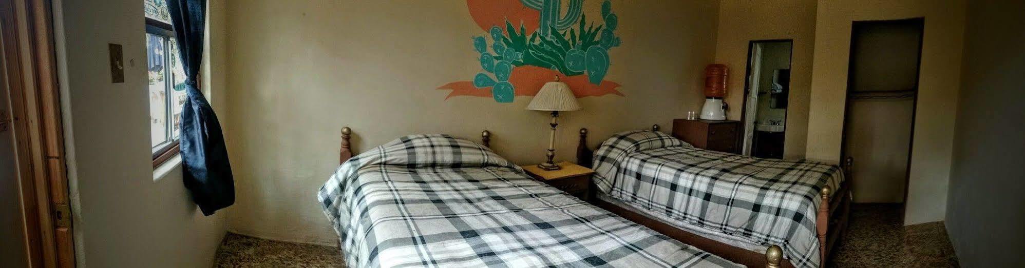 Old Mill Hotel San Quintin 外观 照片