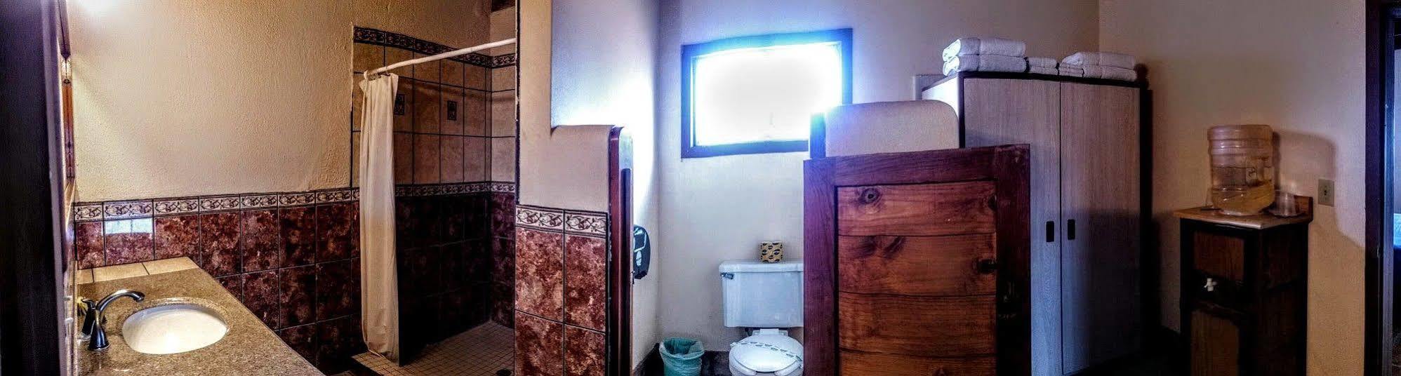 Old Mill Hotel San Quintin 外观 照片