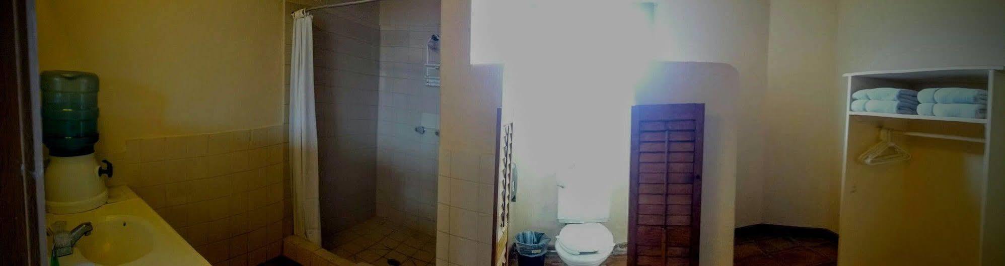 Old Mill Hotel San Quintin 外观 照片